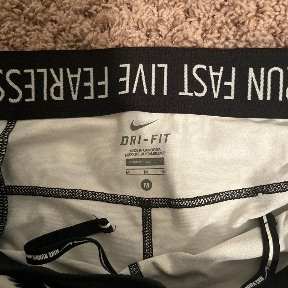 Nike Dri-fit‎ Black And White Leggings | NWOT | Size M